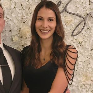 Meet your Posher, Halea